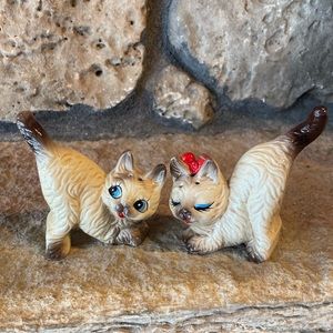 Vintage Kitties Salt and Pepper Shaker Set